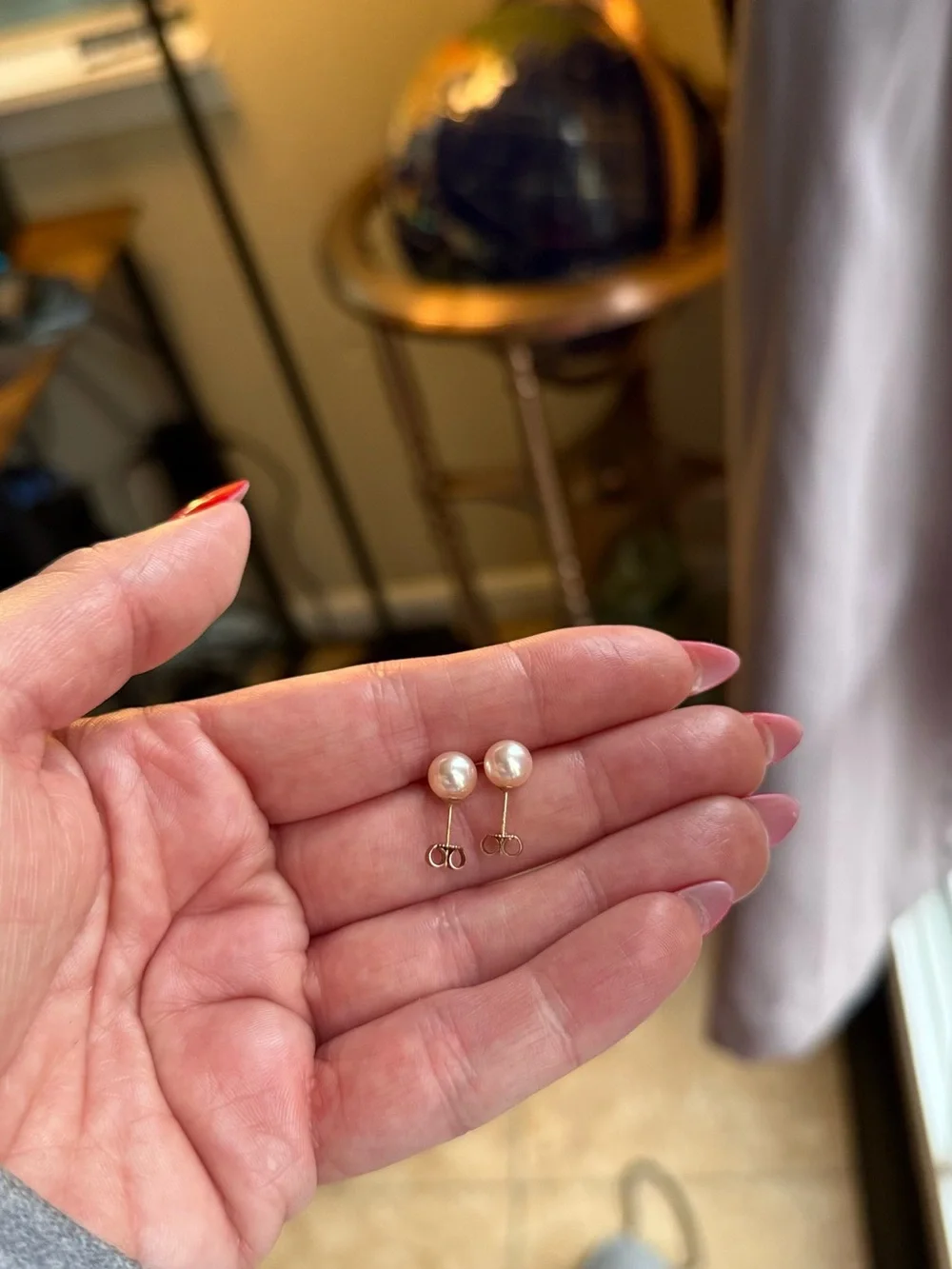 Vintage 14k Pearl Stud Earrings - Picture 4 of 5